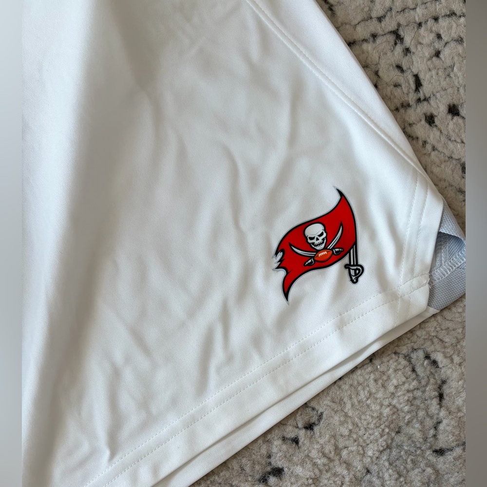 Under Armour Authentic Tampa Bay Buccaneers White Shorts Football Men’s Sz: L - Picture 2 of 5
